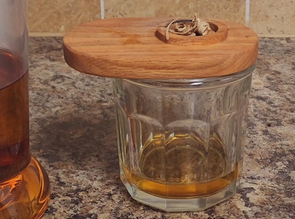Whiskey Smoker With Extra Screen and Oak and Cherry Shavings